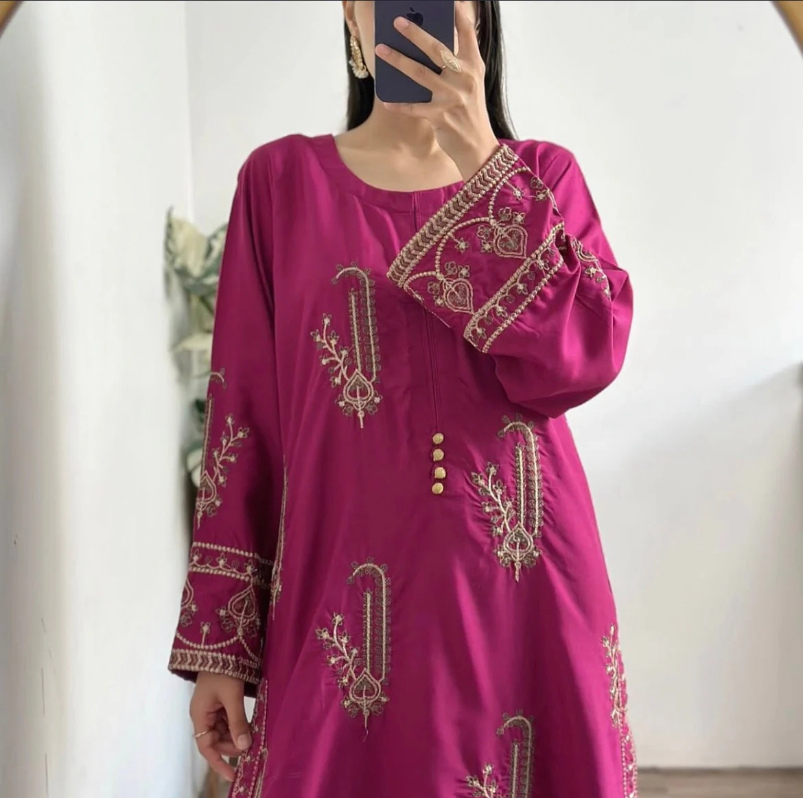 Amber Embroidered - Image 2