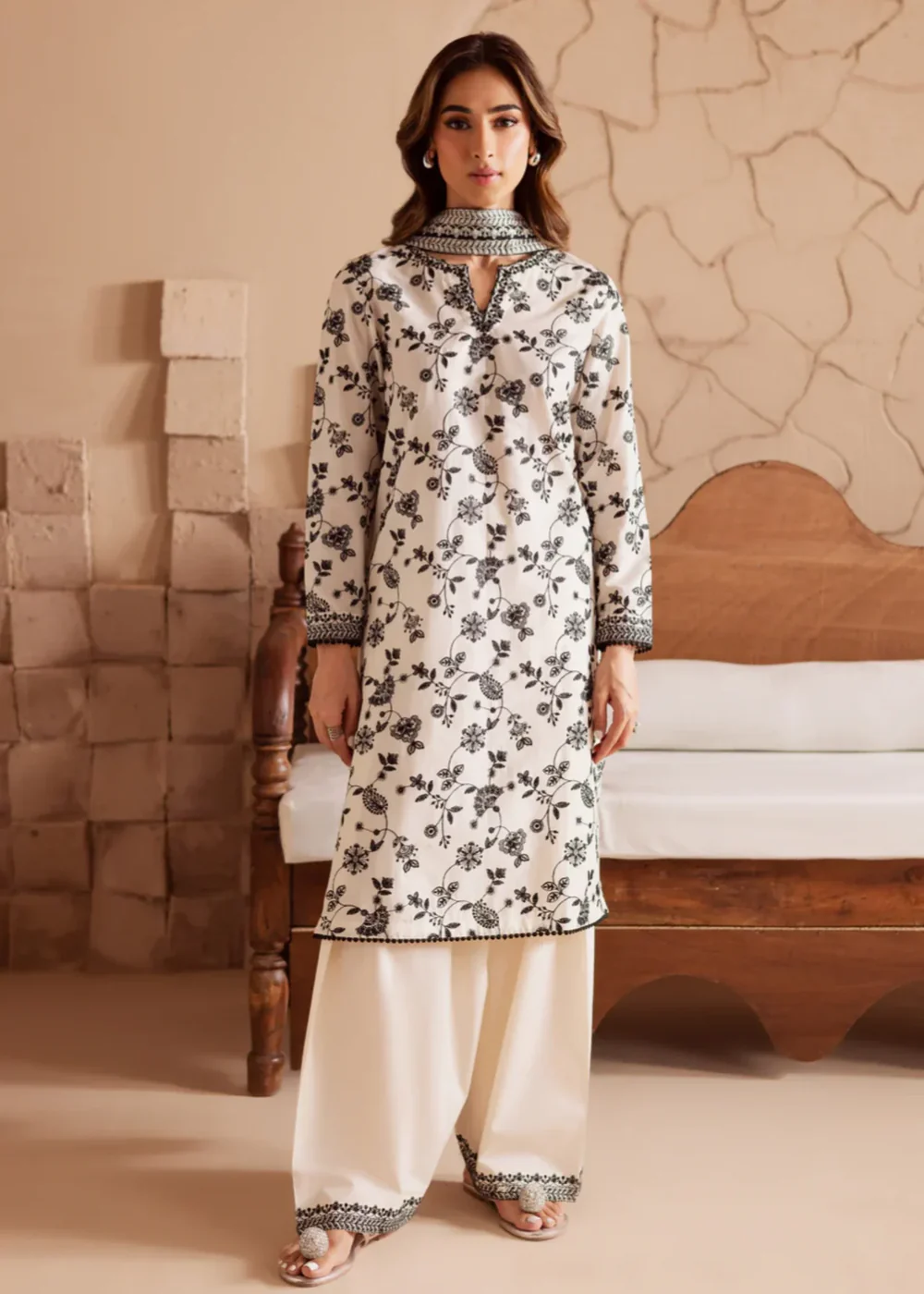 GULNAAR WHITE 3PCS - Image 7