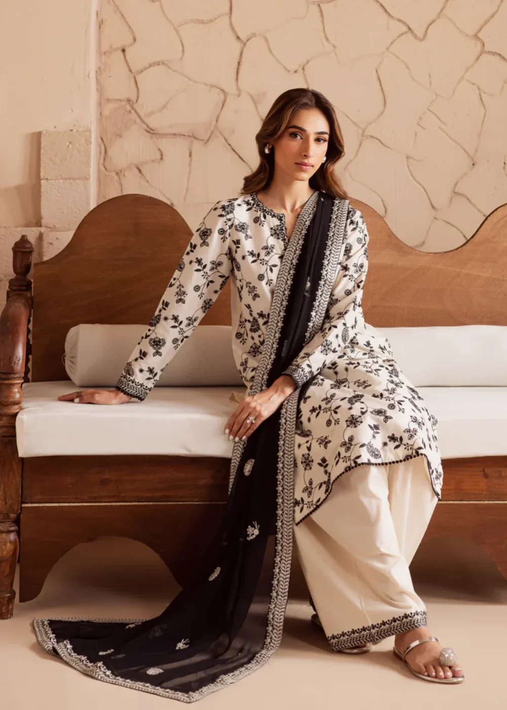 GULNAAR WHITE 3PCS - Image 3